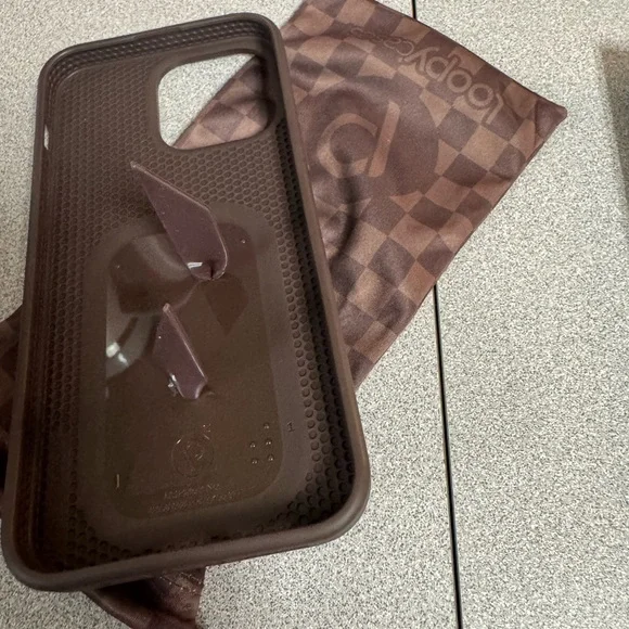 Loopy Brown Checkered - Picture 3 of 4